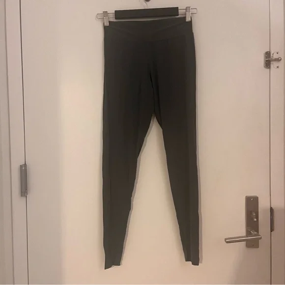 Commando Butter Lounge Set in Color Graphite